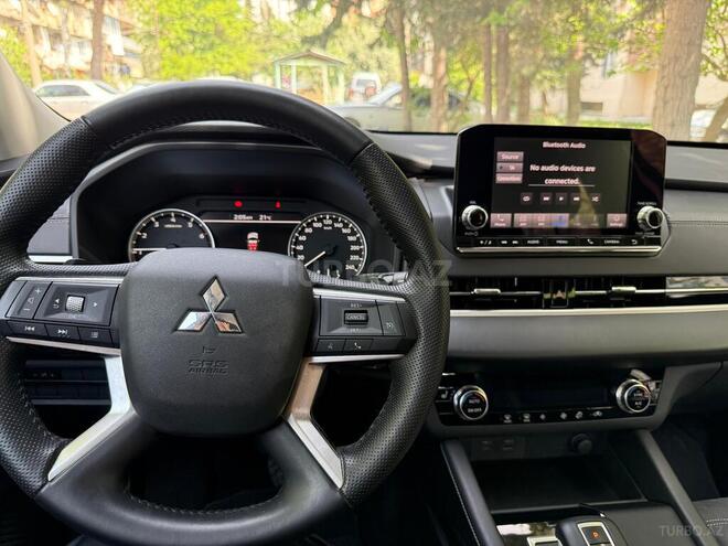 Mitsubishi Outlander 2022, 11,000 km - 2.5 l - Bakı