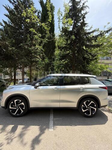Mitsubishi Outlander 2022, 11,000 km - 2.5 l - Bakı