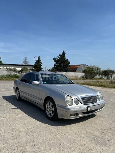 Mercedes E 270 2001, 330,000 km - 2.7 l - Bakı