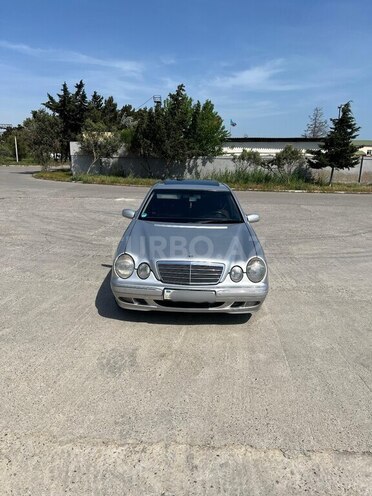 Mercedes E 270 2001, 330,000 km - 2.7 l - Bakı
