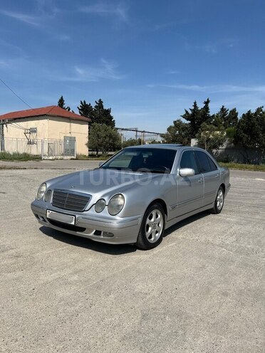 Mercedes E 270 2001, 330,000 km - 2.7 l - Bakı