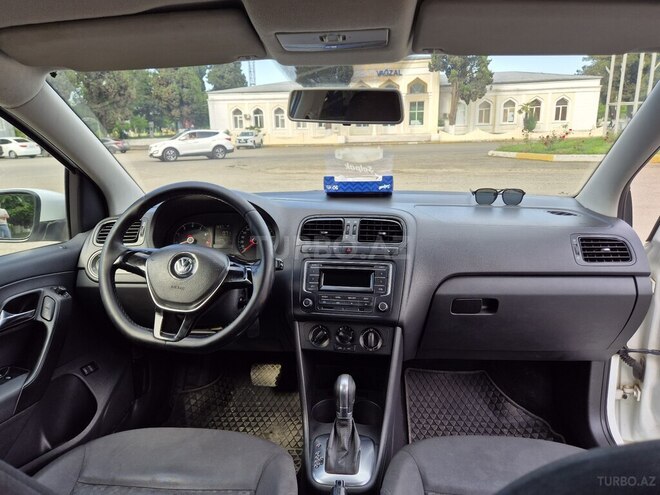 Volkswagen Polo 2015, 282,200 km - 1.6 l - Lənkəran