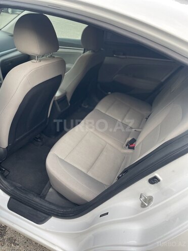Hyundai Elantra 2017, 132,400 km - 2.0 l - Bakı