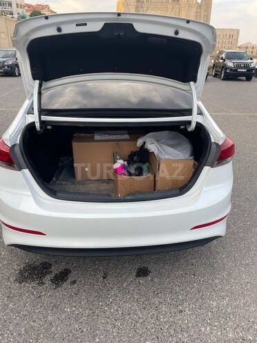 Hyundai Elantra 2017, 132,400 km - 2.0 l - Bakı