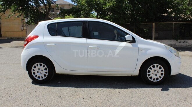 Hyundai i20 2010, 80,000 km - 1.3 l - Bakı