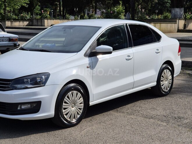 Volkswagen Polo 2015, 282,200 km - 1.6 l - Lənkəran