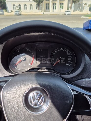 Volkswagen Polo 2015, 282,200 km - 1.6 l - Lənkəran