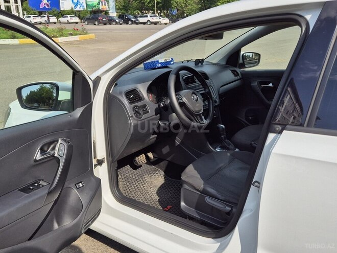 Volkswagen Polo 2015, 282,200 km - 1.6 l - Lənkəran