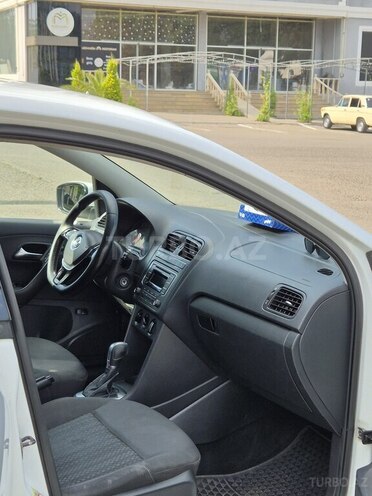 Volkswagen Polo 2015, 282,200 km - 1.6 l - Lənkəran