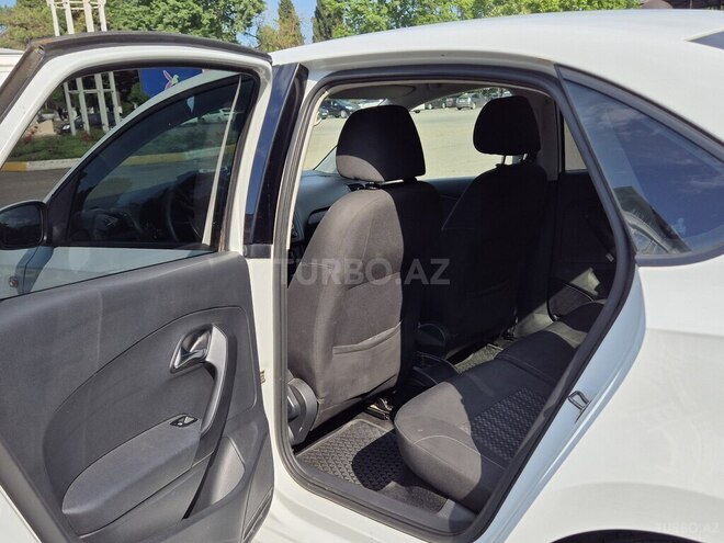 Volkswagen Polo 2015, 282,200 km - 1.6 l - Lənkəran