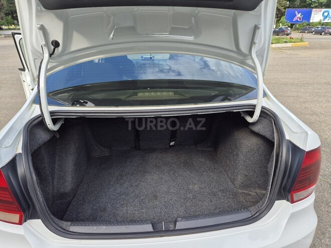 Volkswagen Polo 2015, 282,200 km - 1.6 l - Lənkəran