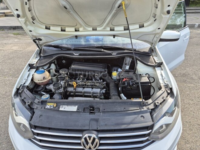 Volkswagen Polo 2015, 282,200 km - 1.6 l - Lənkəran