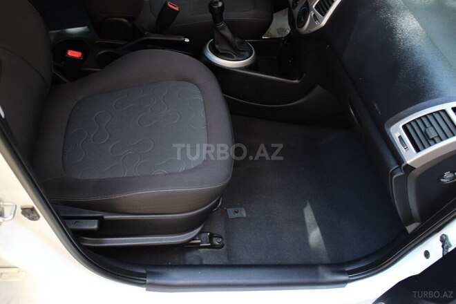 Hyundai i20 2010, 80,000 km - 1.3 l - Bakı
