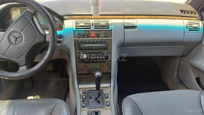 Mercedes E 240 1998, 342,523 km - 2.4 l - Sumqayıt