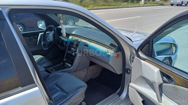 Mercedes E 240 1998, 342,523 km - 2.4 l - Sumqayıt