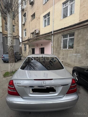 Mercedes E 220 d 2004, 320,680 km - 2.2 l - Sumqayıt