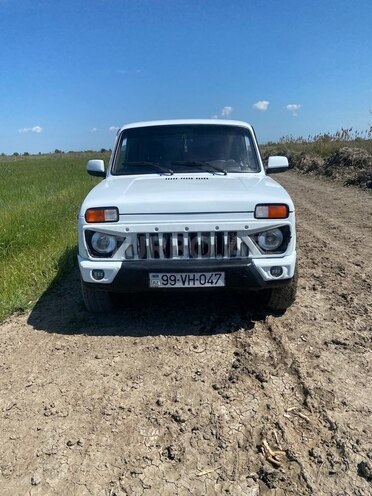 LADA (VAZ) Niva 2012, 156,000 km - 1.7 л - Salyan