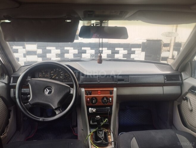 Mercedes E 200 1991, 200,000 km - 2.0 l - Bakı