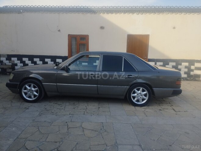 Mercedes E 200 1991, 200,000 km - 2.0 l - Bakı