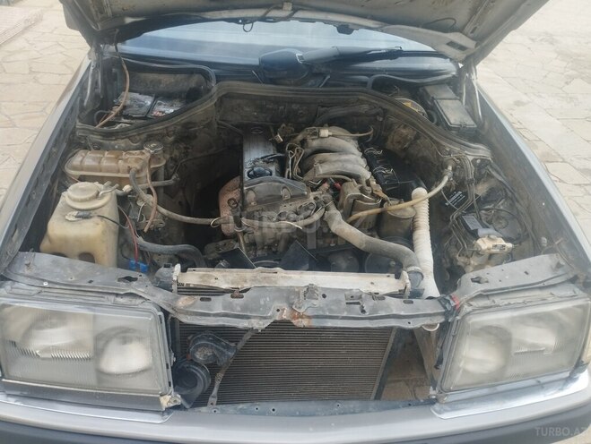 Mercedes E 200 1991, 200,000 km - 2.0 l - Bakı