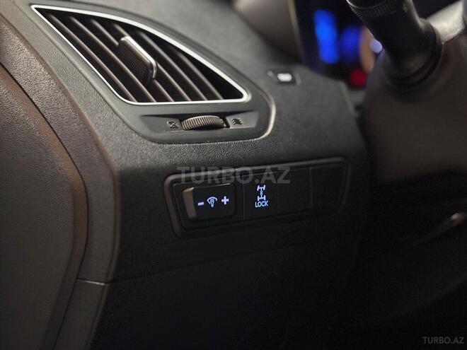 Hyundai ix35 2011, 137,800 km - 2.0 л - Bakı