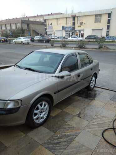 Opel Vectra 1996, 165,000 km - 1.8 l - Sumqayıt