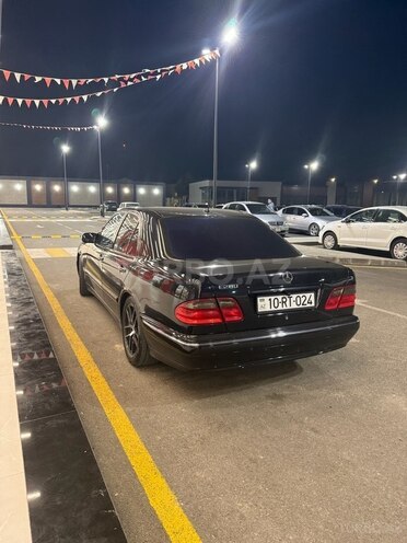 Mercedes E 280 2001, 299,104 km - 2.8 l - Bakı