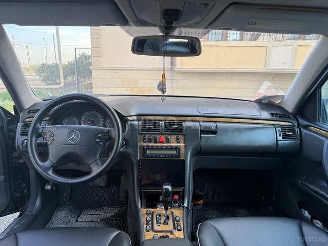 Mercedes E 280 2001, 299,104 km - 2.8 l - Bakı