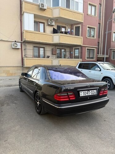 Mercedes E 280 2001, 299,104 km - 2.8 l - Bakı