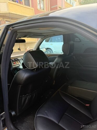 Mercedes E 280 2001, 299,104 km - 2.8 l - Bakı