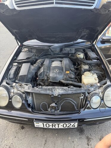 Mercedes E 280 2001, 299,104 km - 2.8 l - Bakı