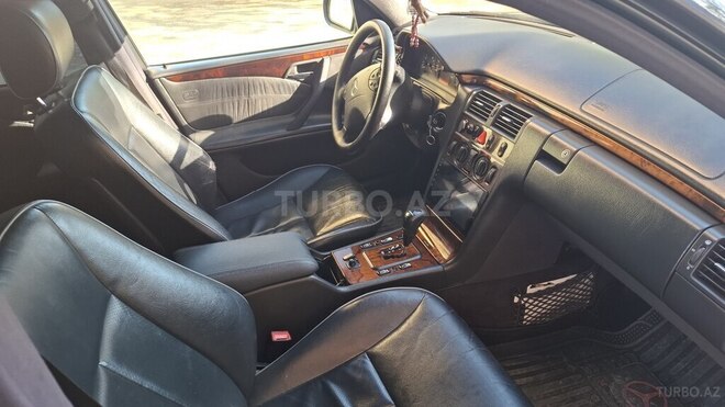 Mercedes E 240 2000, 339,000 km - 2.4 l - Bakı