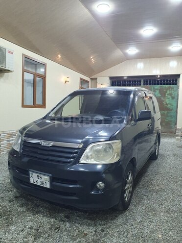 Toyota Noah 2003, 395,000 km - 2.0 л - Bakı
