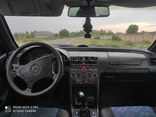 Mercedes C 230 1997, 420,000 km - 2.3 l - Qəbələ