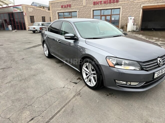 Volkswagen Passat 2013, 297,729 km - 1.8 л - Naxçıvan