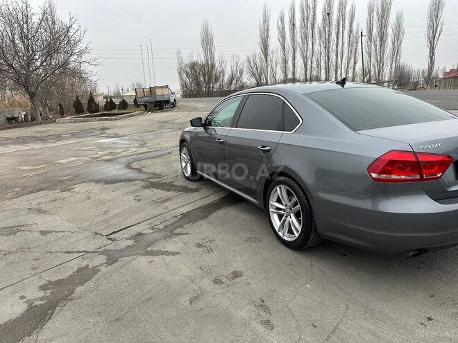 Volkswagen Passat 2013, 297,729 km - 1.8 л - Naxçıvan