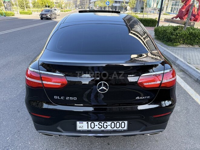 Mercedes GLC 250 4MATIC Coupe 2018, 93,000 km - 2.0 л - Bakı