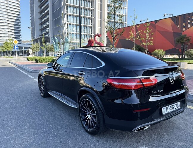 Mercedes GLC 250 4MATIC Coupe 2018, 93,000 km - 2.0 л - Bakı