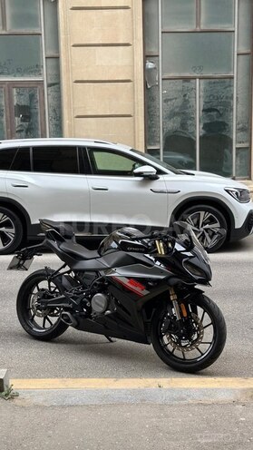 CFMOTO 250 SR-1