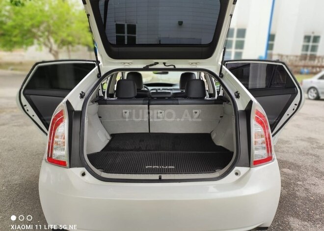 Toyota Prius-10