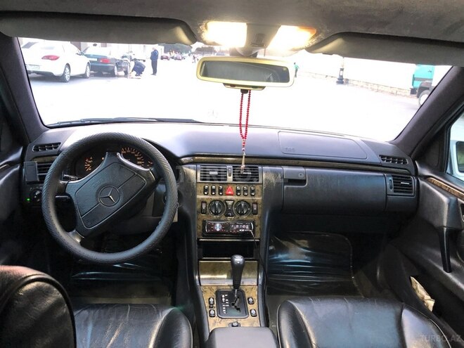 Mercedes E 200 1996, 410,000 km - 2.0 l - Bakı