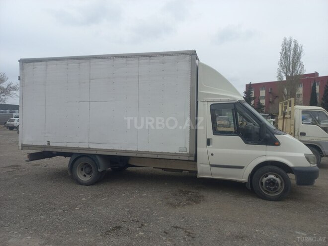 Ford Transit-4