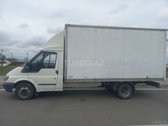 Ford Transit-5
