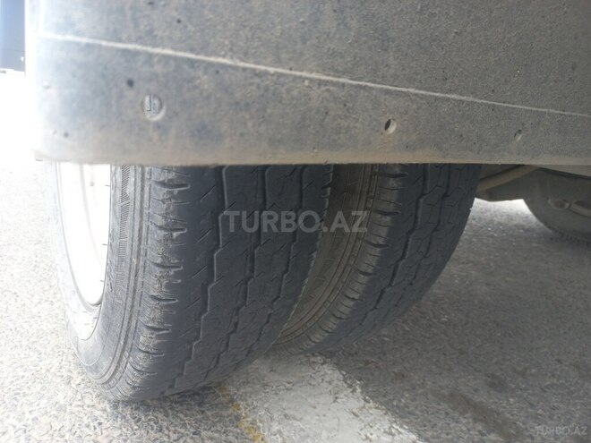 Ford Transit-10