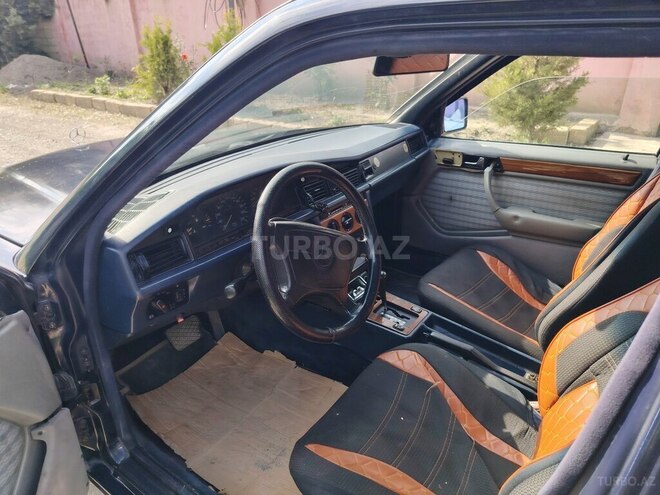 Mercedes 190 1993, 203,695 km - 2.5 l - Quba