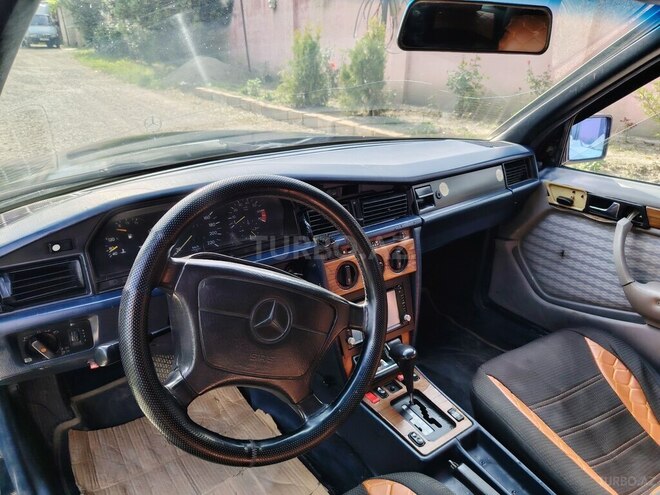 Mercedes 190 1993, 203,695 km - 2.5 l - Quba