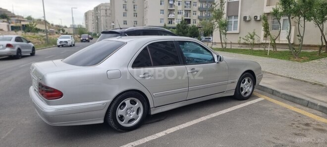 Mercedes E 220 d 2001, 422,000 km - 2.2 l - Bakı
