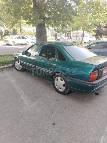 Opel Vectra 1994, 250,000 km - 1.8 l - Qəbələ