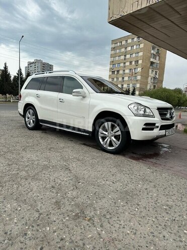 Mercedes GL 350 2011, 320,000 km - 3.0 l - Qəbələ