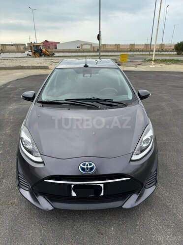 Toyota Aqua 2018, 140,000 km - 1.5 l - Bakı